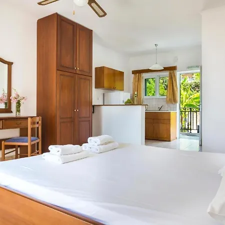 Stefanos Aparthotel Lourdata (Kefalonia)