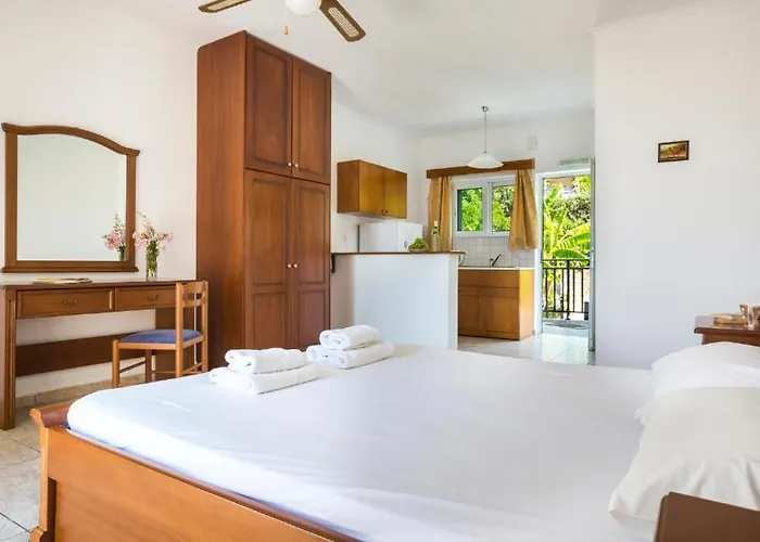 Stefanos Hotel apartamentowy Lourdata (Kefalonia)